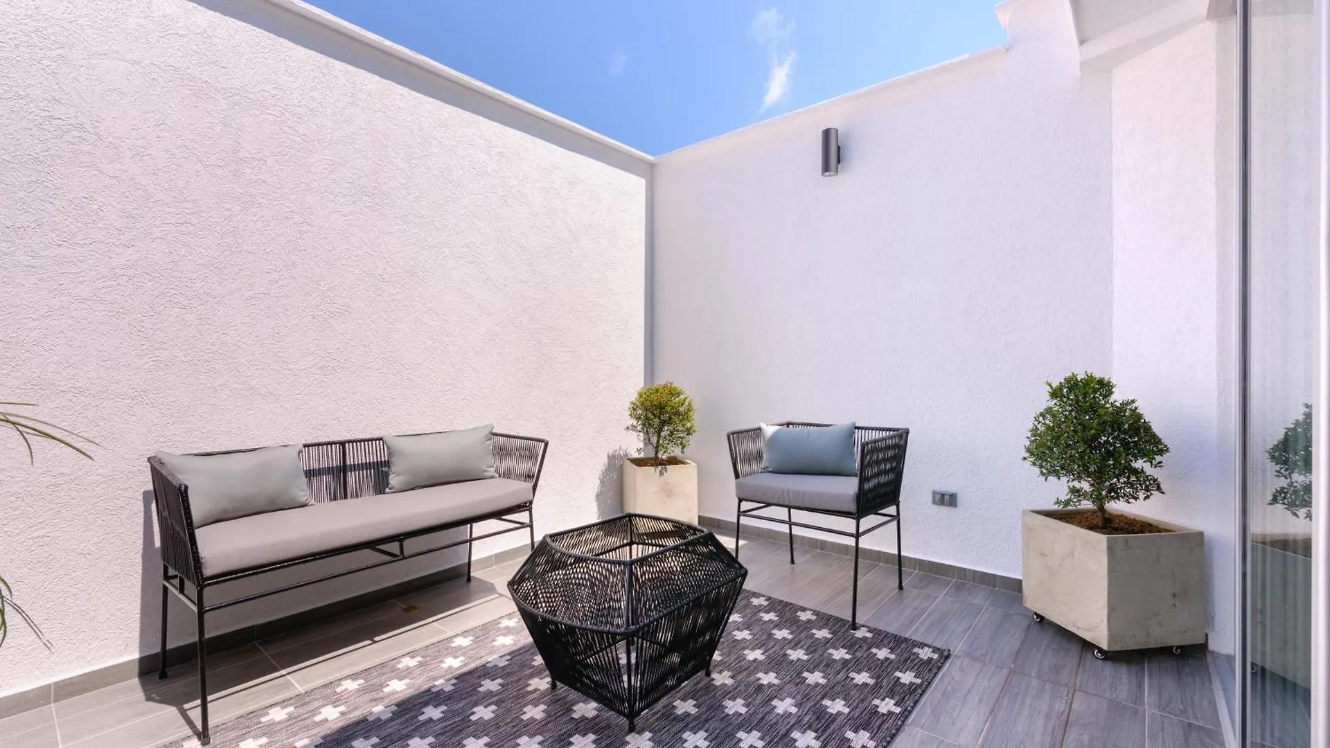 Apartamento Cal Suites, Aptos Equipados En La Mejor Zona De Granada En Cali - Colombia
