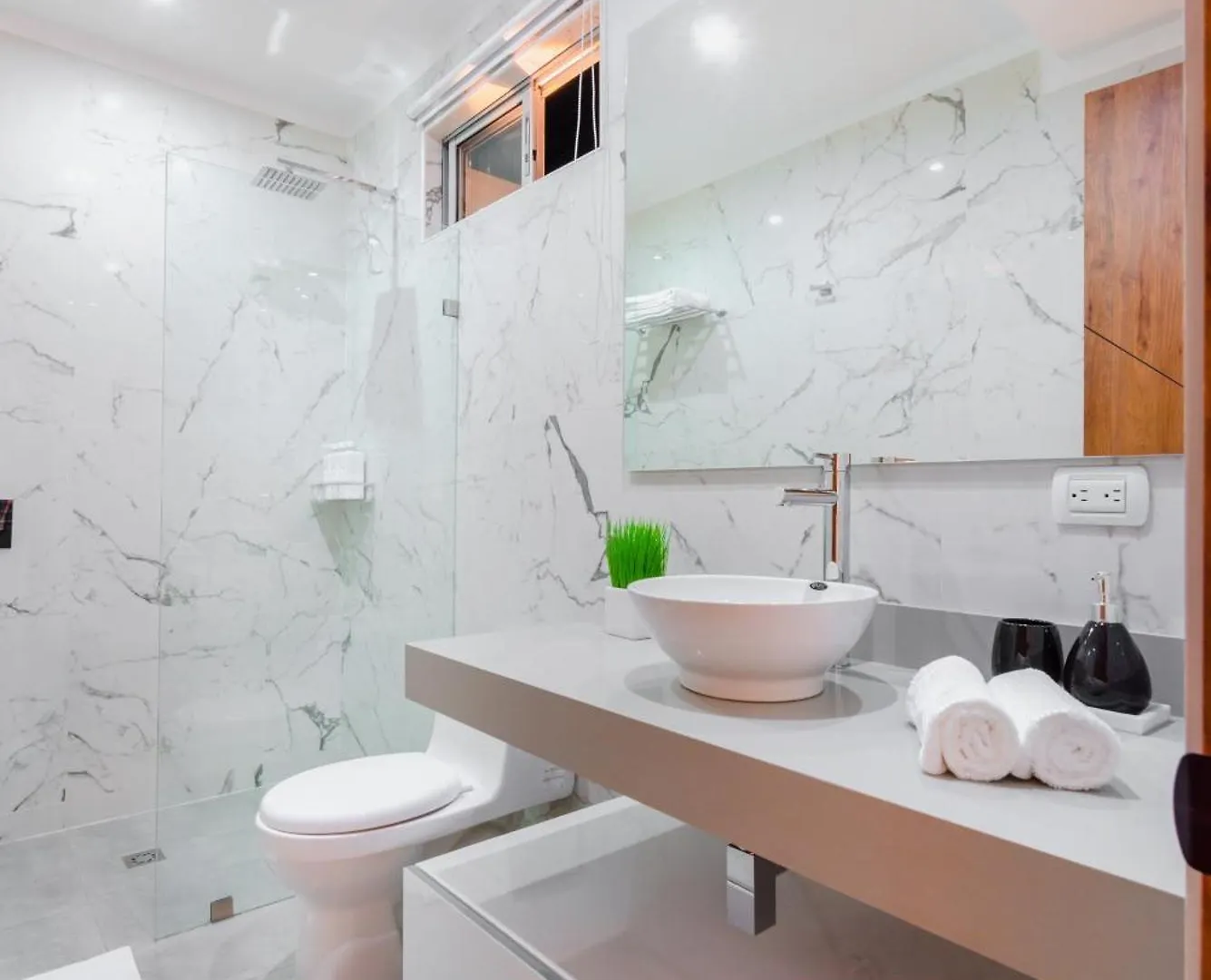 Apartment Cal Suites, Aptos Equipados En La Mejor Zona De Granada En Cali - Colombia