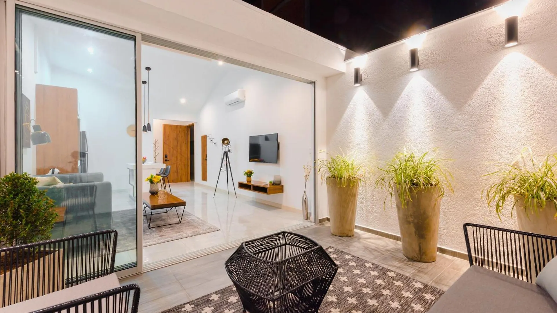 Cal Suites, Aptos Equipados En La Mejor Zona De Granada En Cali - Colombia
