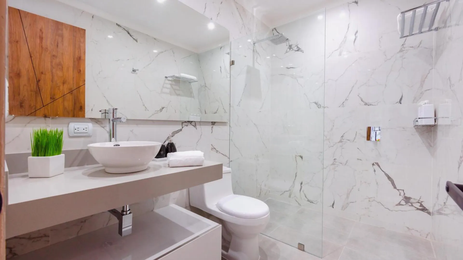 Apartment Cal Suites, Aptos Equipados En La Mejor Zona De Granada En Cali - Colombia Colombia