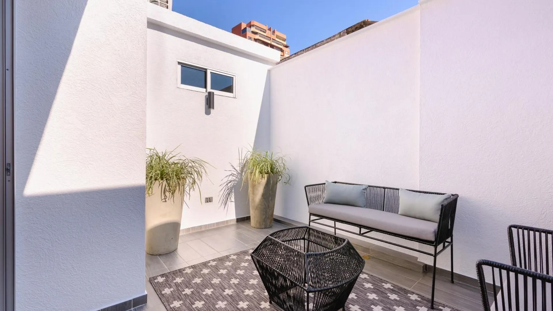 Apartment Cal Suites, Aptos Equipados En La Mejor Zona De Granada En Cali - Colombia